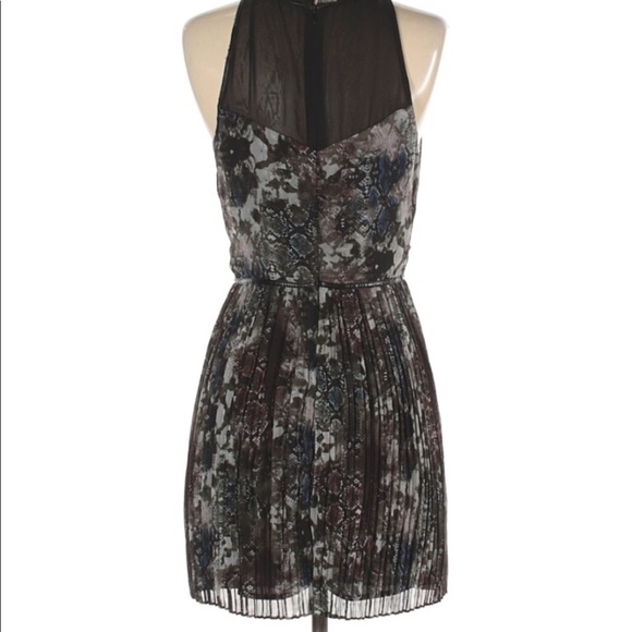 Charlie JADE sleeveless dress. Size SP - Picture 2 of 6